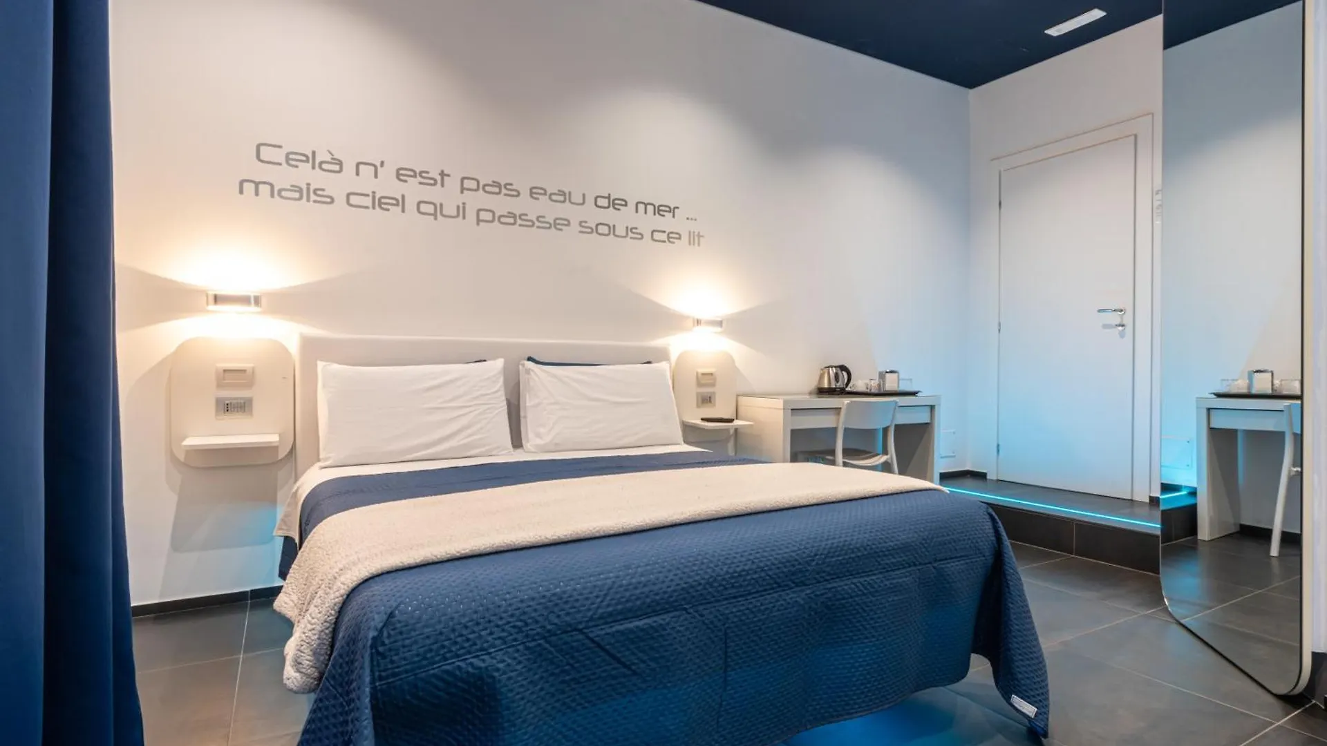 Skyhouse Beverello Napoli Bed & Breakfast
