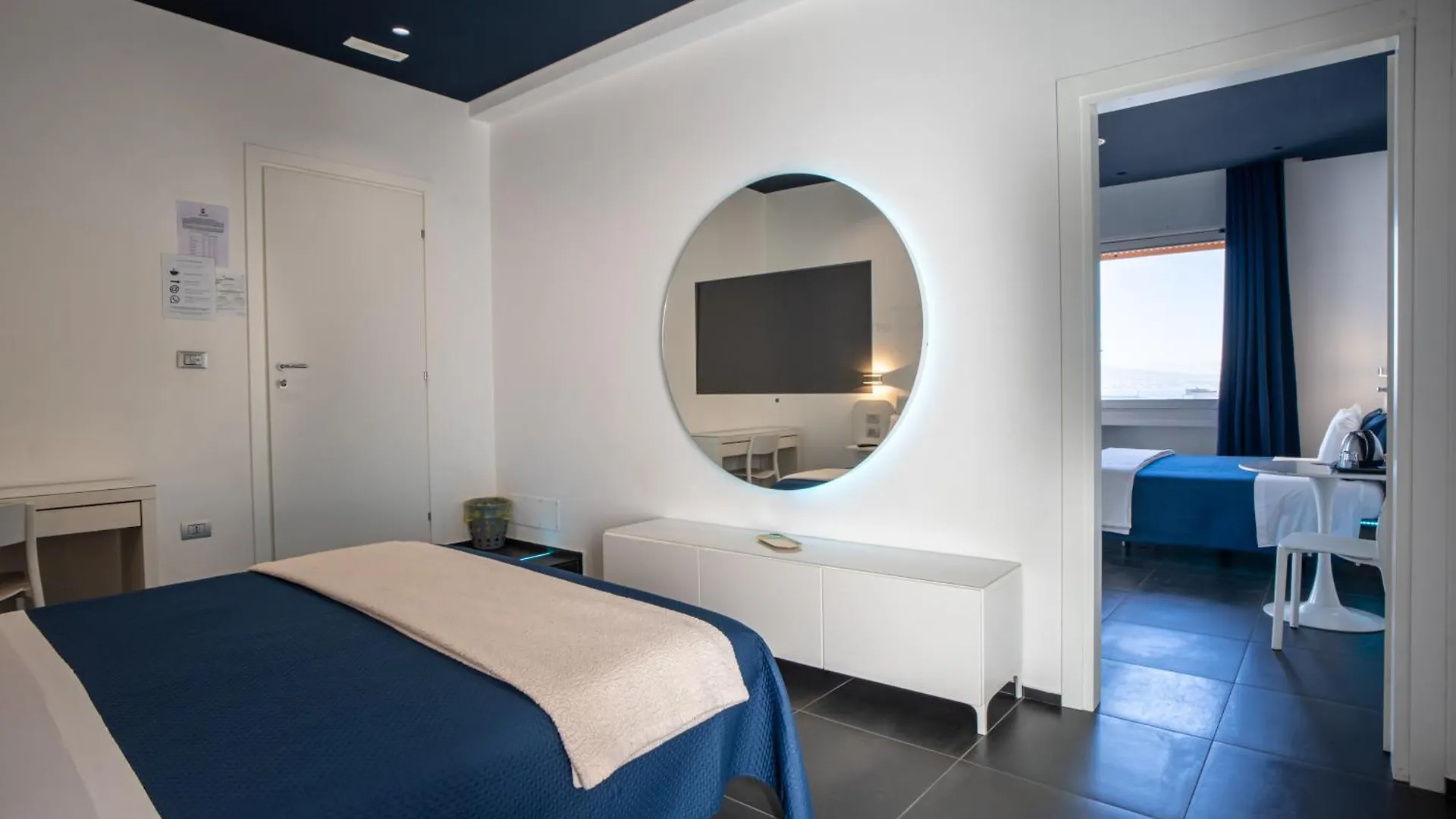 Skyhouse Beverello Napoli Bed & Breakfast