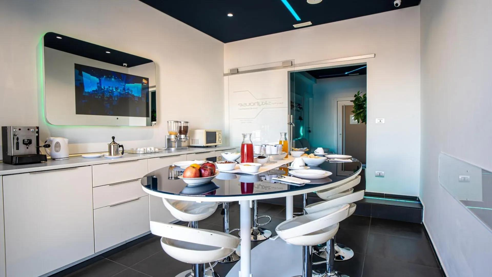 Skyhouse Beverello Napoli 3*,  Italia