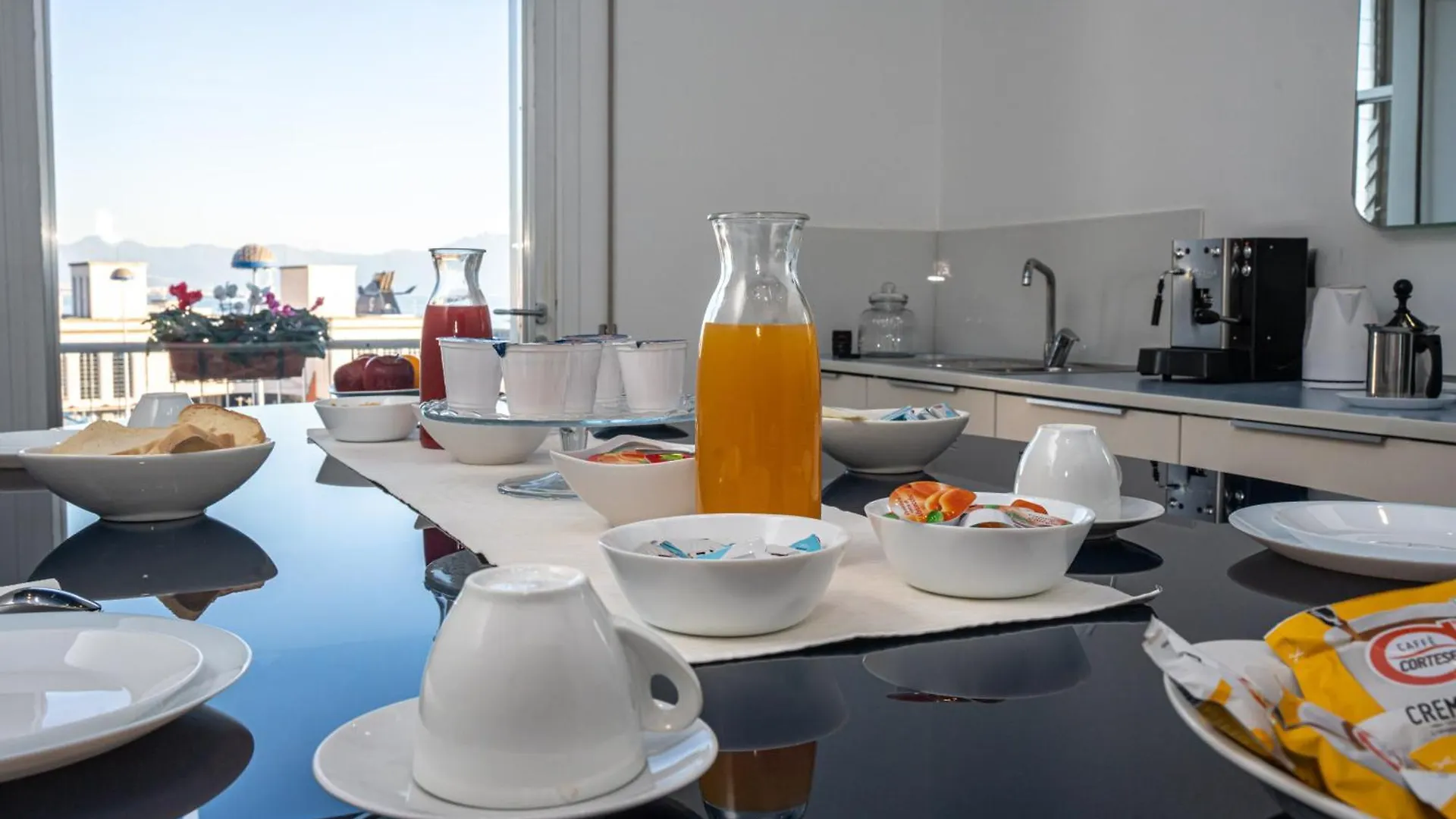Skyhouse Beverello Napoli Italia