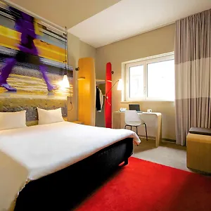 Ibis Centro 3* Milánó