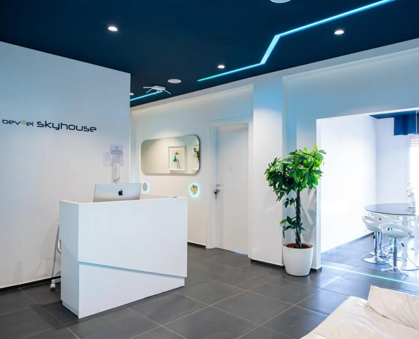 Skyhouse Beverello Naples 3*,