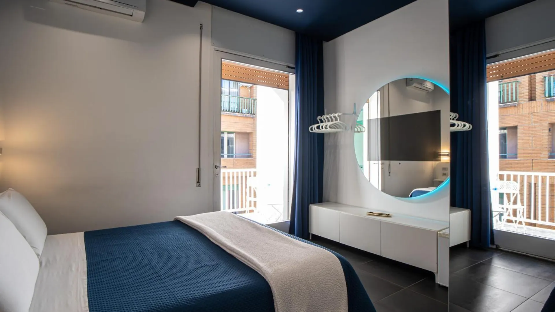 Skyhouse Beverello Naples Italy